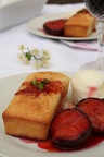 Almond babycake & caramelized plums